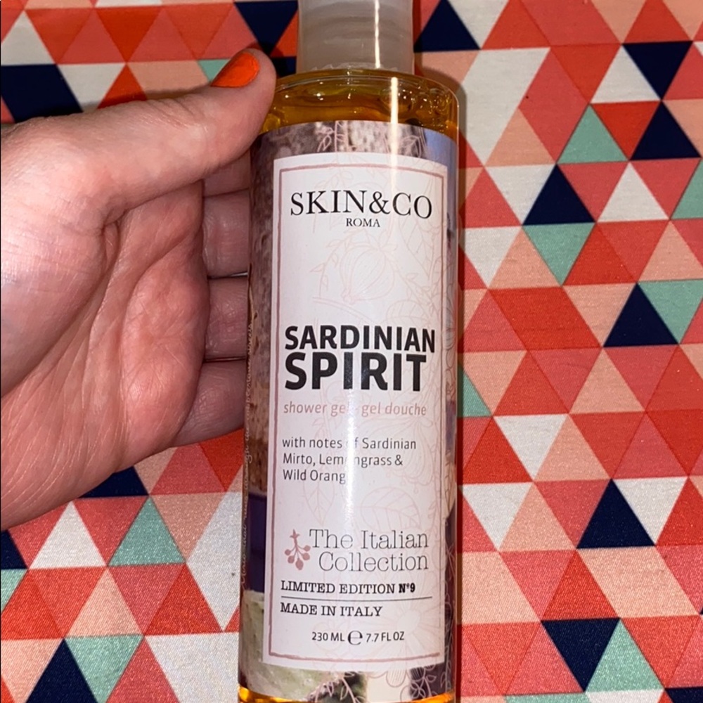💜5/$25 skin and co Sardinian spirit shower gel